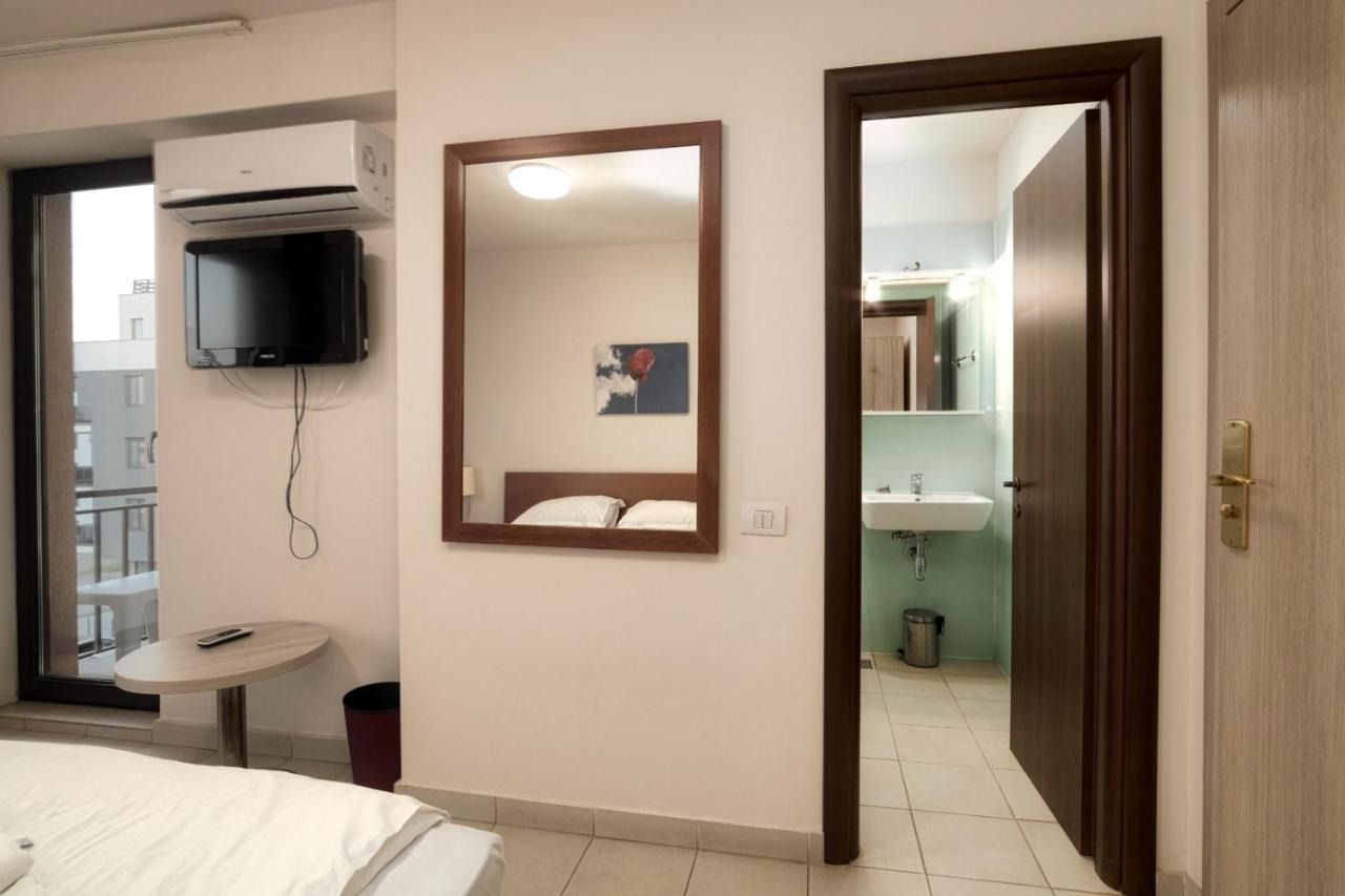 Hotel Cochet Constanta Exterior photo
